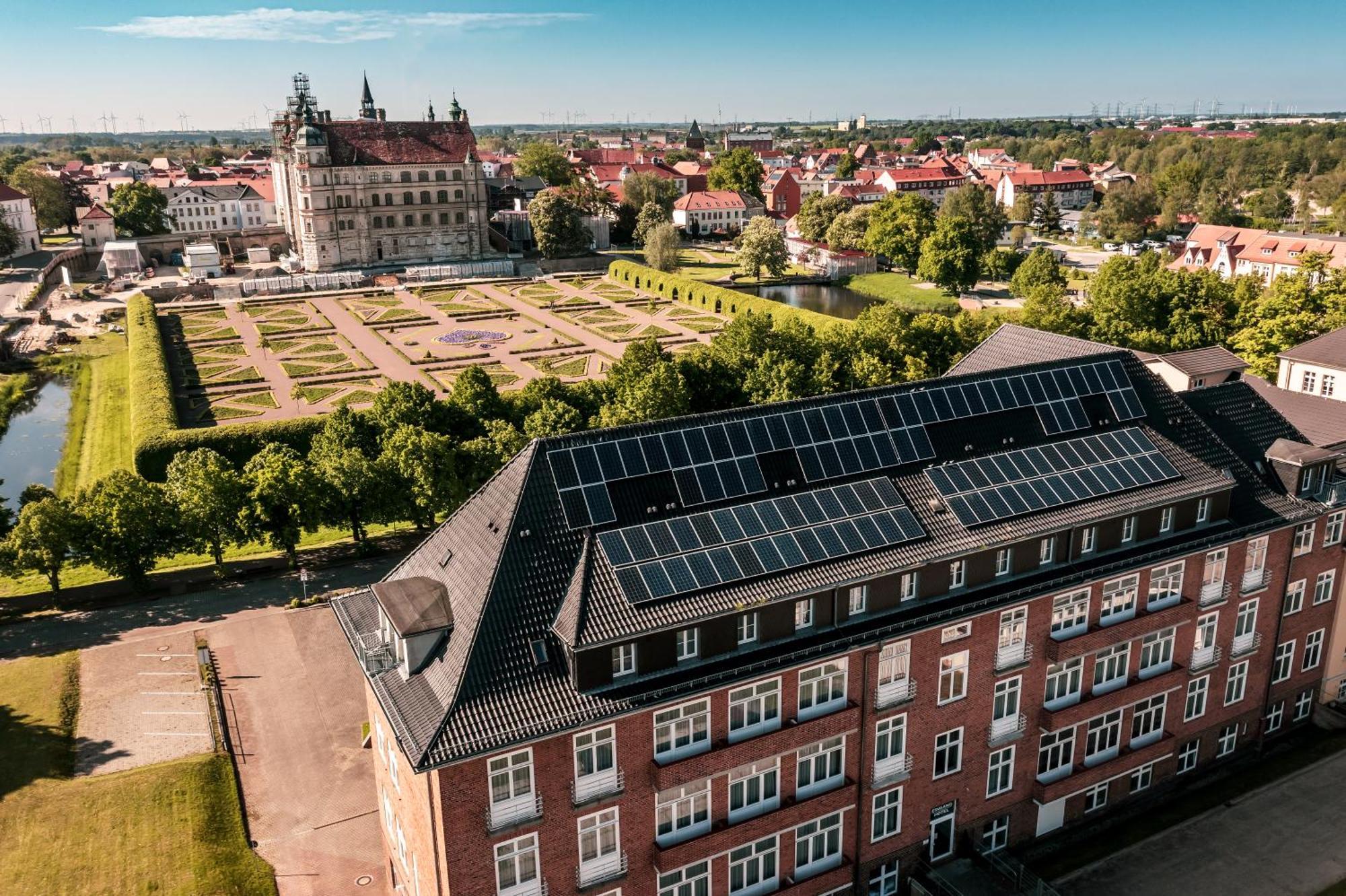 Hotel am Schlosspark Güstrow Exterior foto
